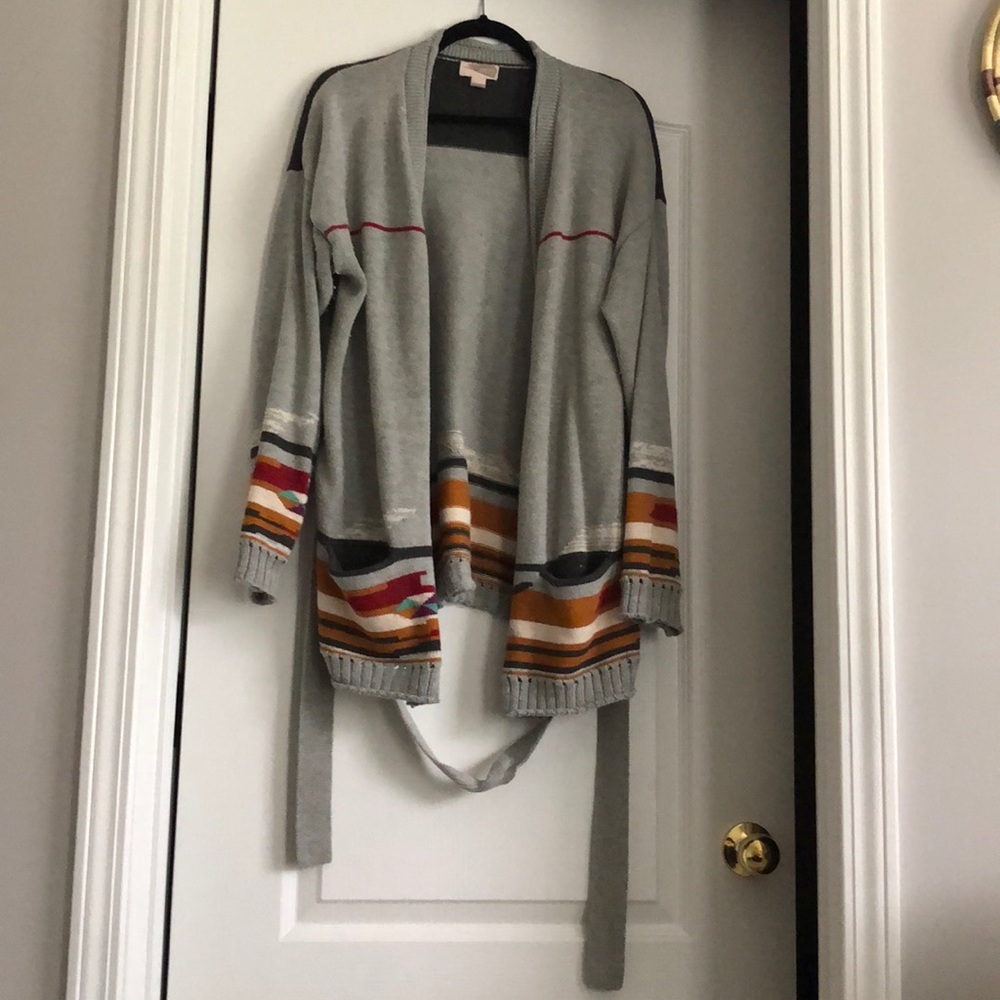 Used tie waist sweater